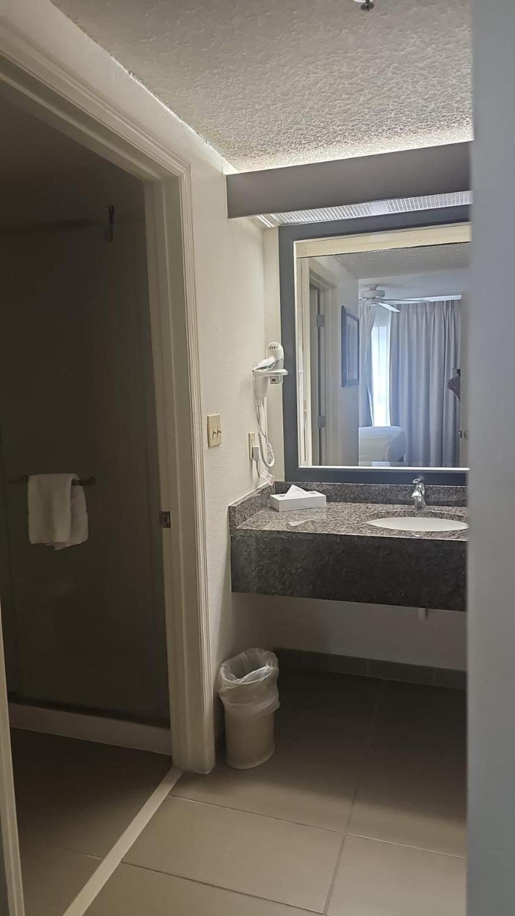 Montreal Suites Orlando Esterno foto